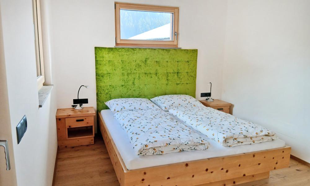 Schlafzimmer mit Doppelbett
